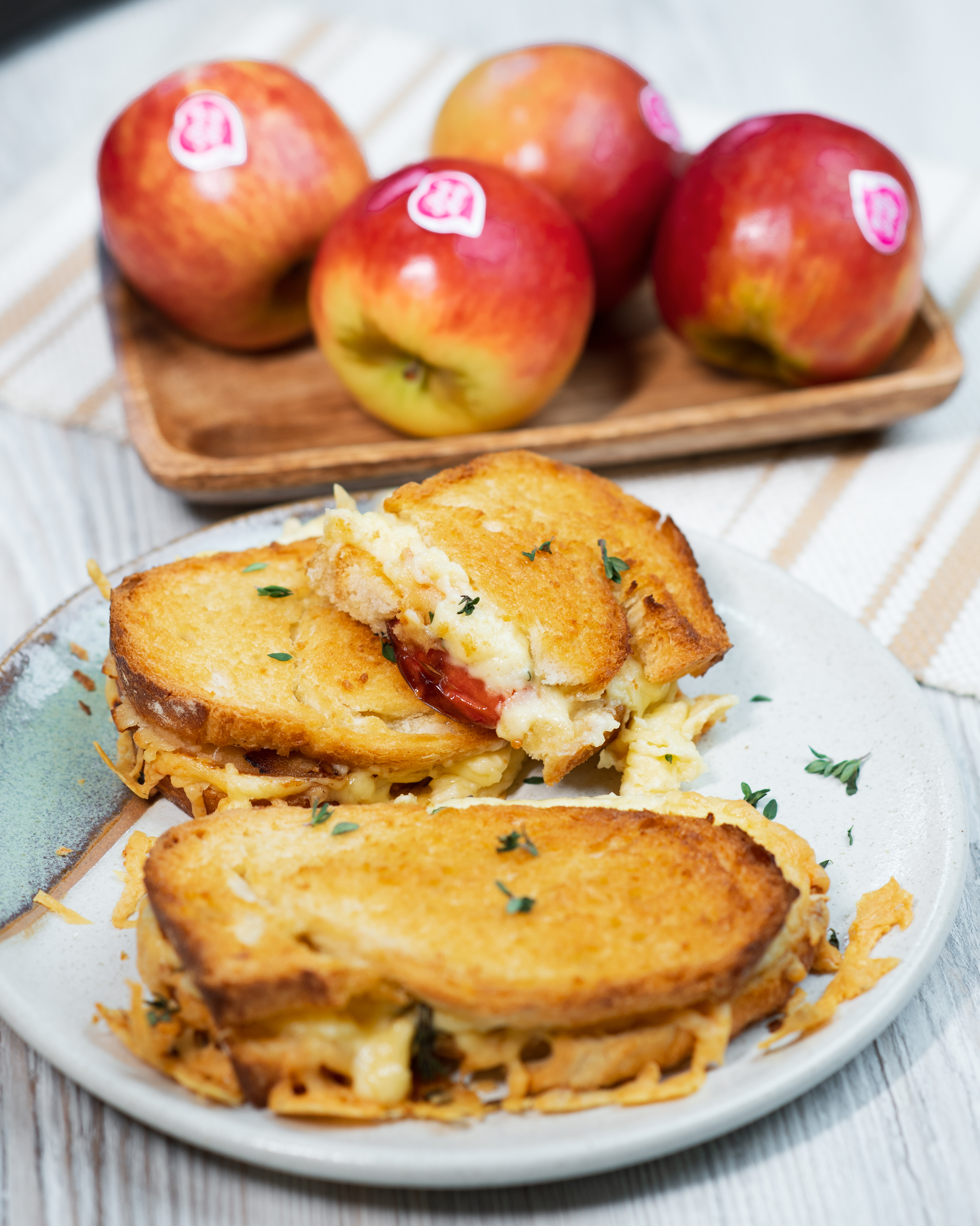 Grilled Pink Lady® apple and cheese toasties