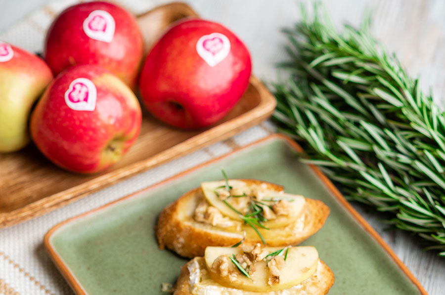 Pink Lady® Apple, Brie and Walnut Crostini